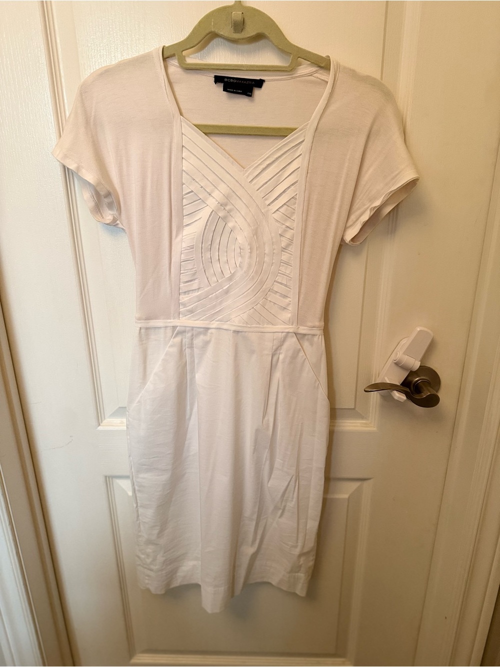 BCBGMaxAzria White V-Neck Pleated Detail Dress